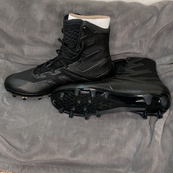 NIB Under Armour Highlight Football Cleats - Picture 2 of 5